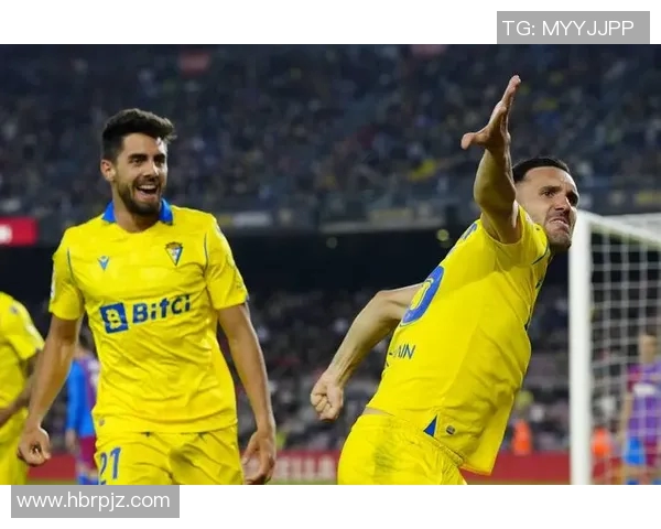 广州羽毛球队在欧锦赛中的默契配合与精彩表现分析 广州羽毛球队在欧锦赛中的默契配合与精彩表现分析