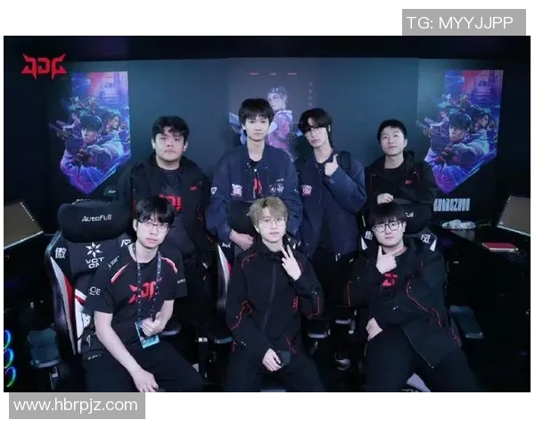 赛后分析：JDG与FPX对决中的战术节奏与关键时刻解析
